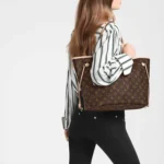 LV Neverfull MM Tote - Image 13