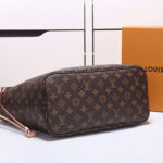 LV Neverfull MM Tote - Image 10