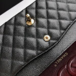 FLAP BAG 25 IN BLACK CAVIAR LEATHER GOLD HARDWARE - Image 11