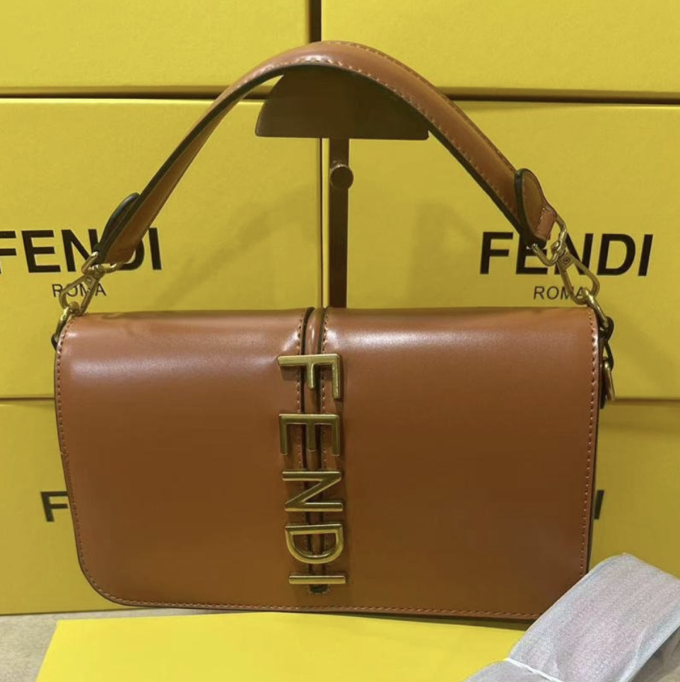 Screenshot 2026-06-04 at 14.03.35 Amber Oak 25cm Luxury Designer Bag - Image 1