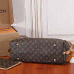LV CarryAll MM - Image 5