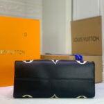 LV OnTheGo MM Tote - Image 5