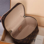 LV Nice middle Toiletry Pouch - Image 6