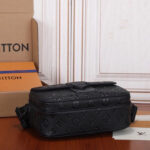 LV S Lock Messenger - Image 5