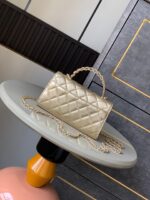 CHANEL 25S KELLY BAG 18 IN GOLD METALLIC LAMBSKIN WITH GOLD HARDWARE - Image 8