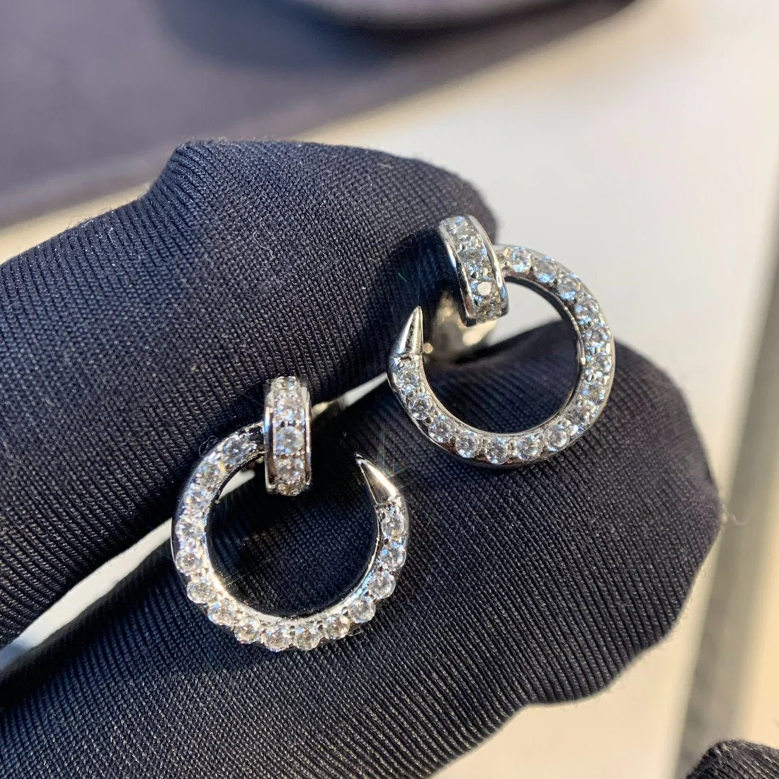 13281810077962420_2faab6c7-11ee-4fd1-8735-017d650510de.webp JUSTE EARRINGS SILVER DIAMONDS - Image 1