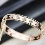 CLOVER BRACELET 8MM DIAMONDS - Image 2
