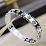 CLOVER BRACELET 8MM DIAMONDS - Image 4