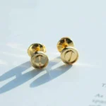 LOVE EARRINGS GOLD 10MM - Image 2