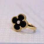 CLOVER ONYX RING GOLD DIAMOND - Image 3