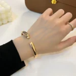 PANTHERE GOLD OPEN BRACELET - Image 4