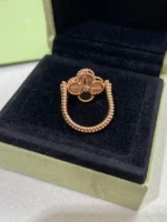 CLOVER RIVERSIBLE ROSE GOLD RING - Image 8