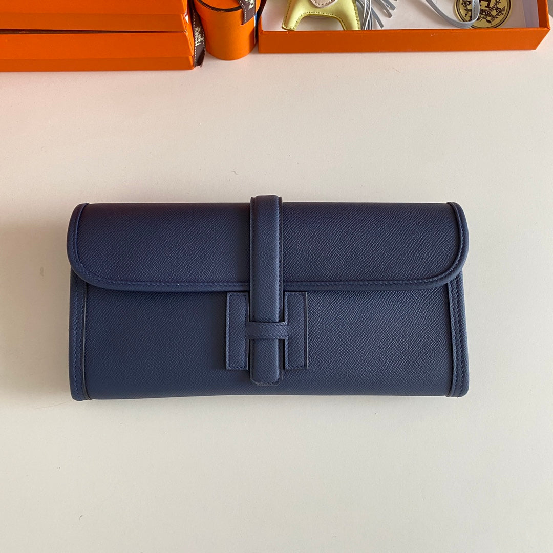 20220511_i1652253528_1765_1_jpg JIGE ELAN 29 CLUTCH IN NAVY BLUE CALFSKIN - Image 1