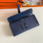 JIGE ELAN 29 CLUTCH IN NAVY BLUE CALFSKIN - Image 2