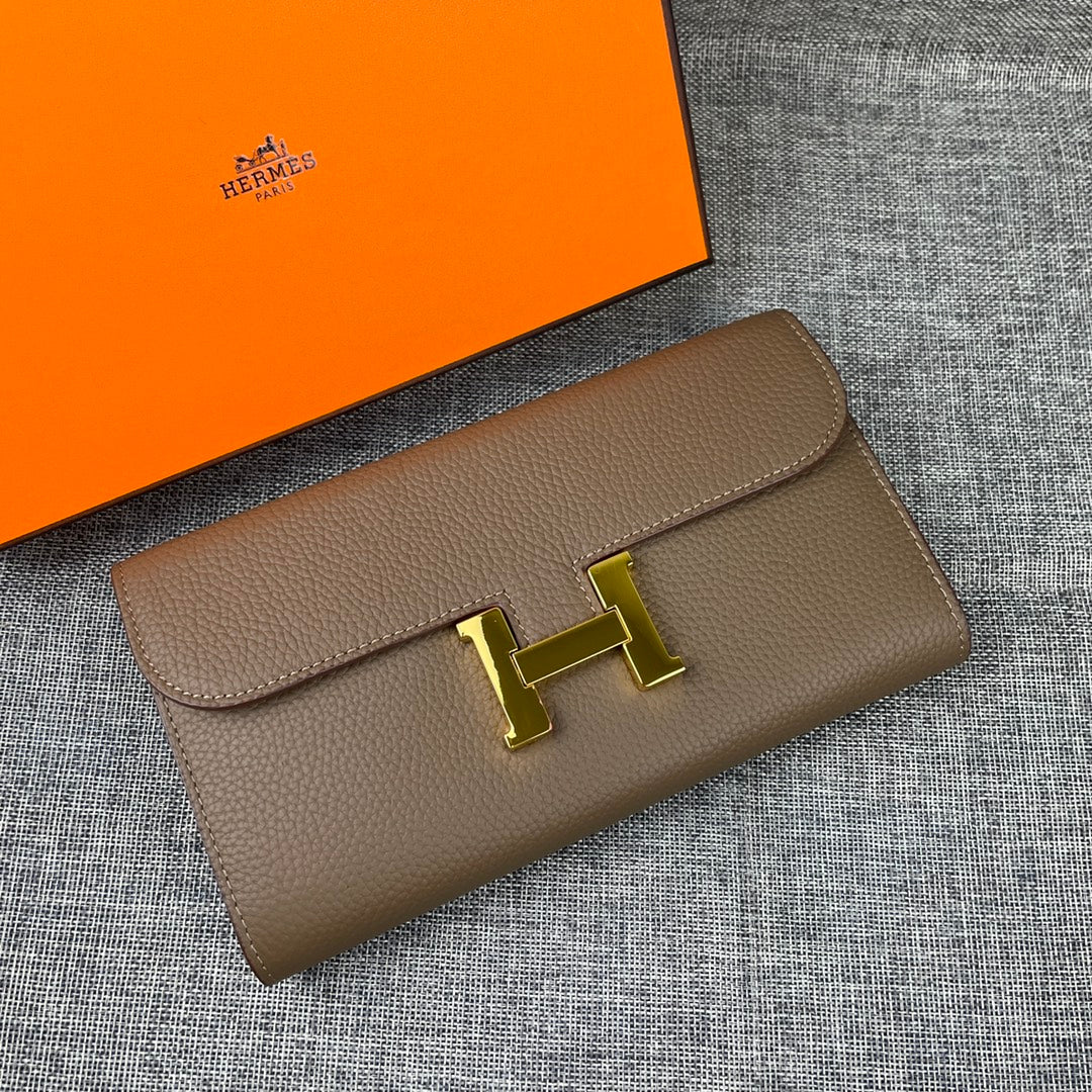 20221107_i1667818210_4878_0_jpg_98d3cf85-4bce-4e47-9fb5-a3b93002c030 HM CLUTCH CONSTANCE 22 ASH BROWN CALFSKIN GOLD HARDWARE - Image 1