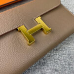 HM CLUTCH CONSTANCE 22 ASH BROWN CALFSKIN GOLD HARDWARE - Image 2