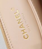 CHANEL 25S FLAP BAG 24 CM IN WHITE LAMBSKIN WITH GOLD HARDWARE - Image 9