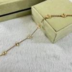 CLOVER 6 MOTIF DIAMOND BRACELET - Image 3