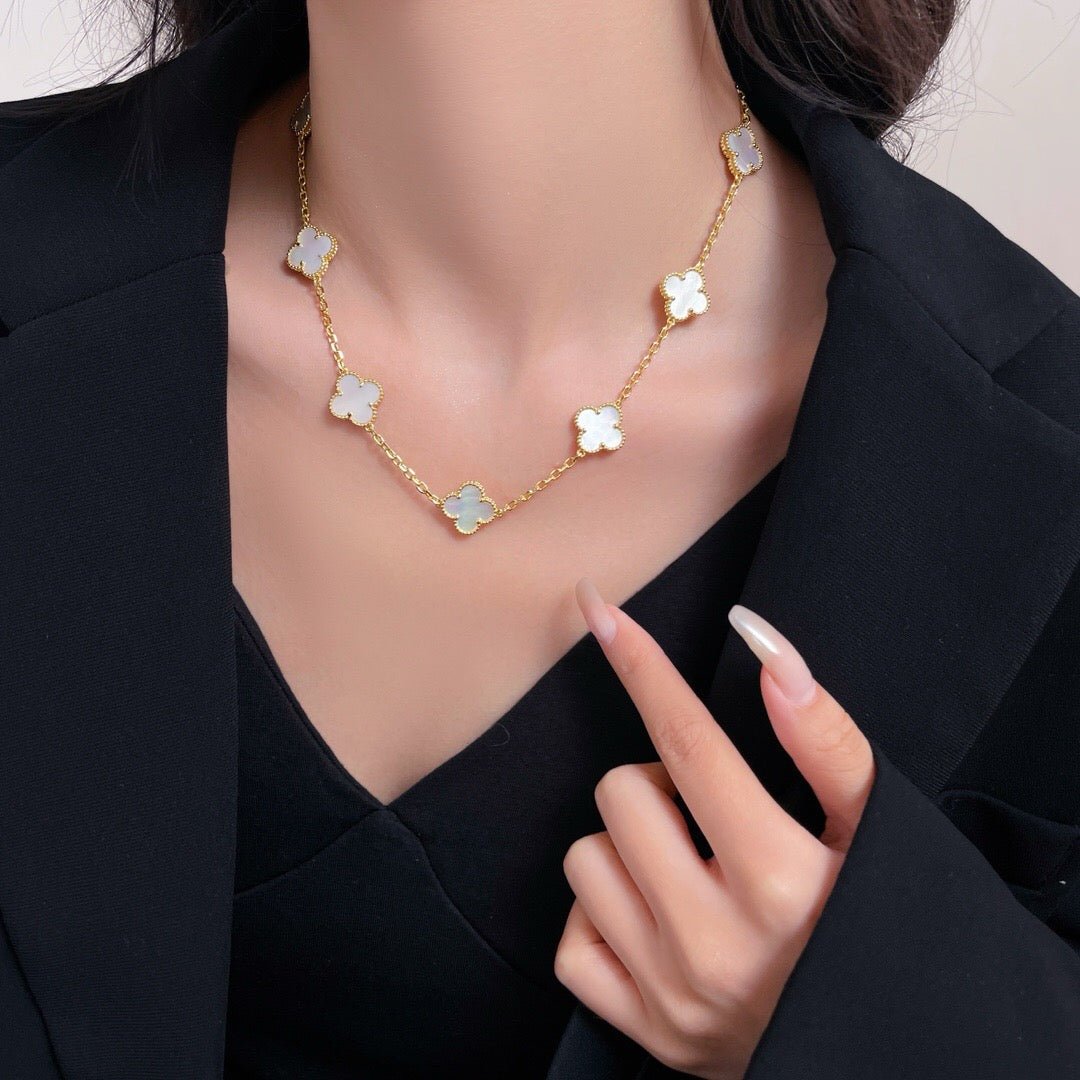 IMG_4750.jpg CLOVER 10 MOTIFS WHITE MOTHER OF PEARL NECKLACE - Image 1