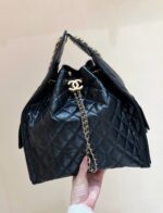 CC 25 HANDBAG IN BLACK 40 GRAINED CALFSKIN GOLD HARDWARE - Image 10