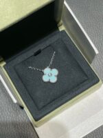 CLOVER 1 DIAMOND LIGHT BLUE SILVER NECKLACE