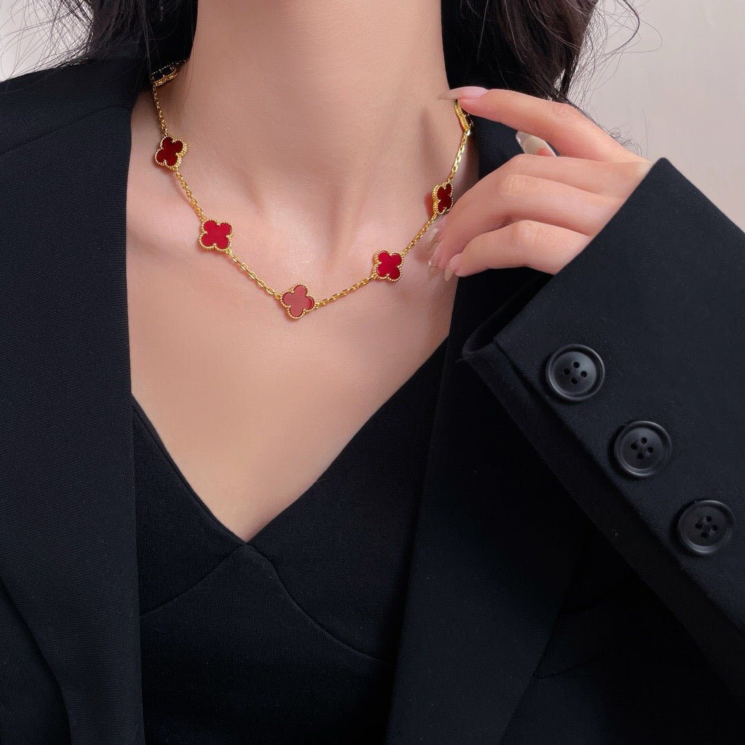 CLOVER 10 MOTIFS CARNELIAN NECKLACE CLOVER 10 MOTIFS CARNELIAN NECKLACE