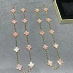 CLOVER 10 MOTIFS PINK MOP NECKLACE
