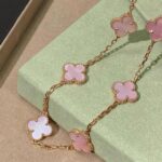 CLOVER 10 MOTIFS PINK MOP NECKLACE