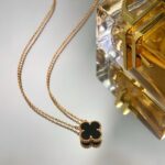 CLOVER 15MM BLACK ONYX SINGLE FLOWER NECKLACE