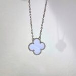 CLOVER 15MM BLUE CHALCEDONY NECKLACE SILVER