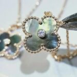 CLOVER 15MM DIAMOND AND MOTHER-OF-GREY NECKLACE