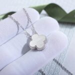 CLOVER 15MM DIAMOND LASER NECKLACE SILVER