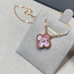 CLOVER 15MM DIAMOND PINK MOP NECKLACE