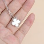 CLOVER 15MM WHITE MOTHER-OF-PEARL SILVER