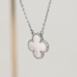 CLOVER 15MM WHITE MOTHER-OF-PEARL SILVER