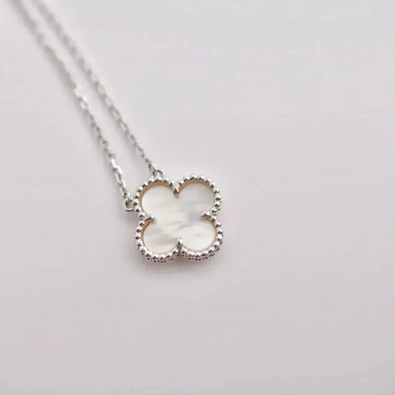 CLOVER 15MM WHITE MOTHER-OF-PEARL SILVER