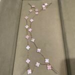 CLOVER 20 MOTIFS PINK MOP NECKLACE