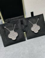 CLOVER 25MM LARGE PENDANT DIAMOND PAVED SILVER NECKLACE