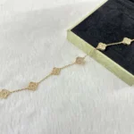 CLOVER 6 MOTIF DIAMOND BRACELET