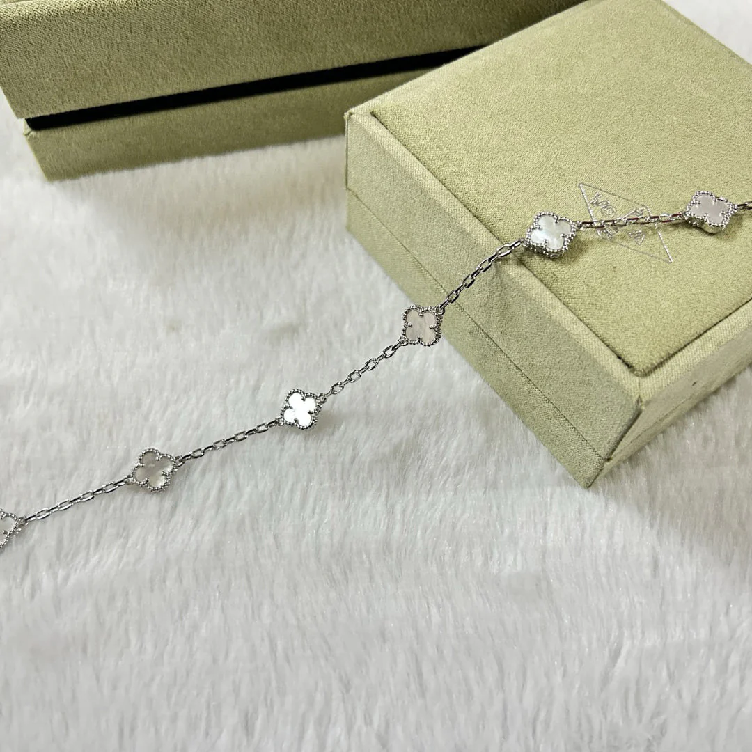 CLOVER 6 MOTIF WHITE MOP BRACELET CLOVER 6 MOTIF WHITE MOP BRACELET