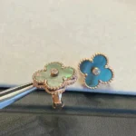 CLOVER MEDIUM 1 MOTIFS GRAY MOP DIAMOND EARRINGS