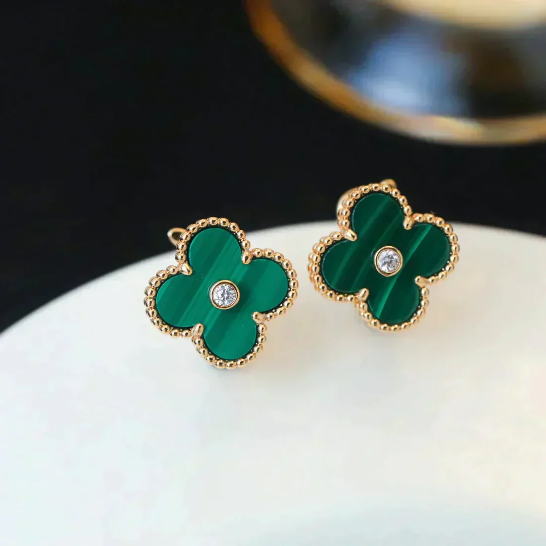 CLOVER MEDIUM 1 MOTIFS MALACHITE DIAMOND EARRINGS CLOVER MEDIUM 1 MOTIFS MALACHITE DIAMOND EARRINGS