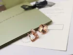 CLOVER MEDIUM STUD EARRINGS