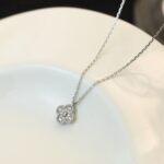 CLOVER MINI 9.5MM PENDANT DIAMOND NECKLACE