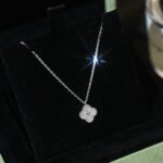 CLOVER MINI 9.5MM PENDANT DIAMOND NECKLACE