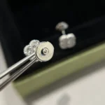 CLOVER MINI DIAMOND STUD EARRINGS