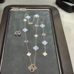 DETACHABLE CLOVER 15(11+4) FLOWER SILVER NECKLACE SET