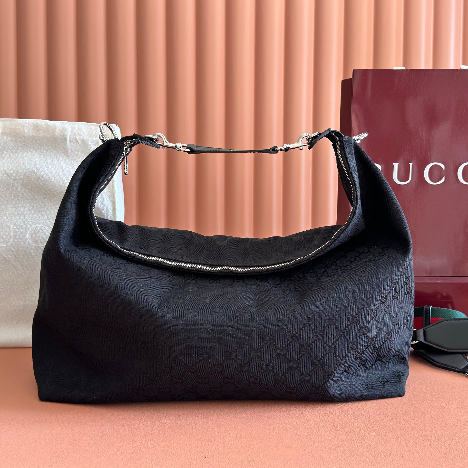 imgHD_89648692_20251201_i1764582256357_9585_0_0_jpg GUCCI 26S HOBO BAG 46 IN BLACK CANVAS - Image 1