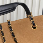 CHANEL 25S HOBO BAG 36 IN BROWN SUEDE AND BLACK CALFSKIN WITH GOLD HARDWARE - Image 3