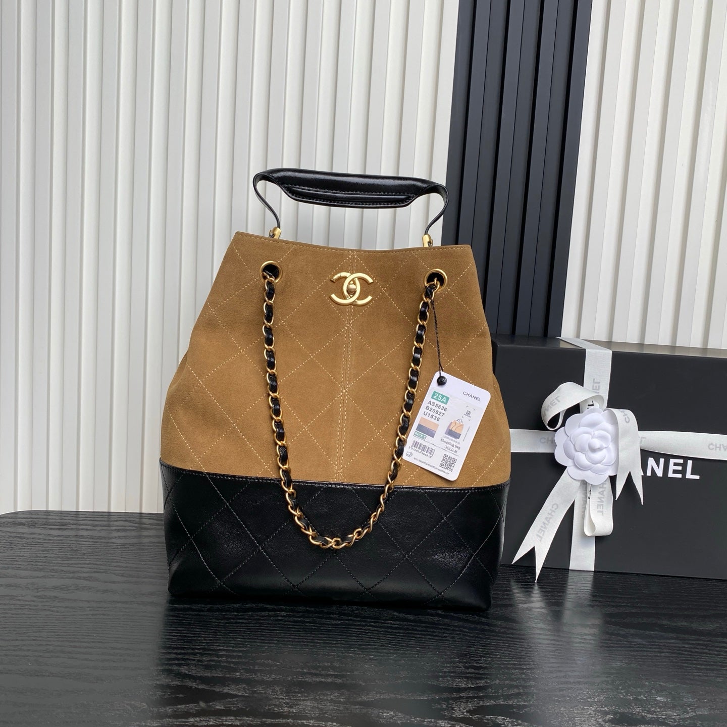 img_70762a6f_20250701_i1751354860809_9337_0_0_jpg CHANEL 25S HOBO BAG 33 IN BROWN SUEDE AND BLACK CALFSKIN WITH GOLD HARDWARE - Image 1